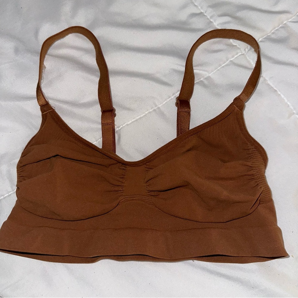 NWT-Like SKIMS Seamless Sculpt Bralette Bronze M Great Condition